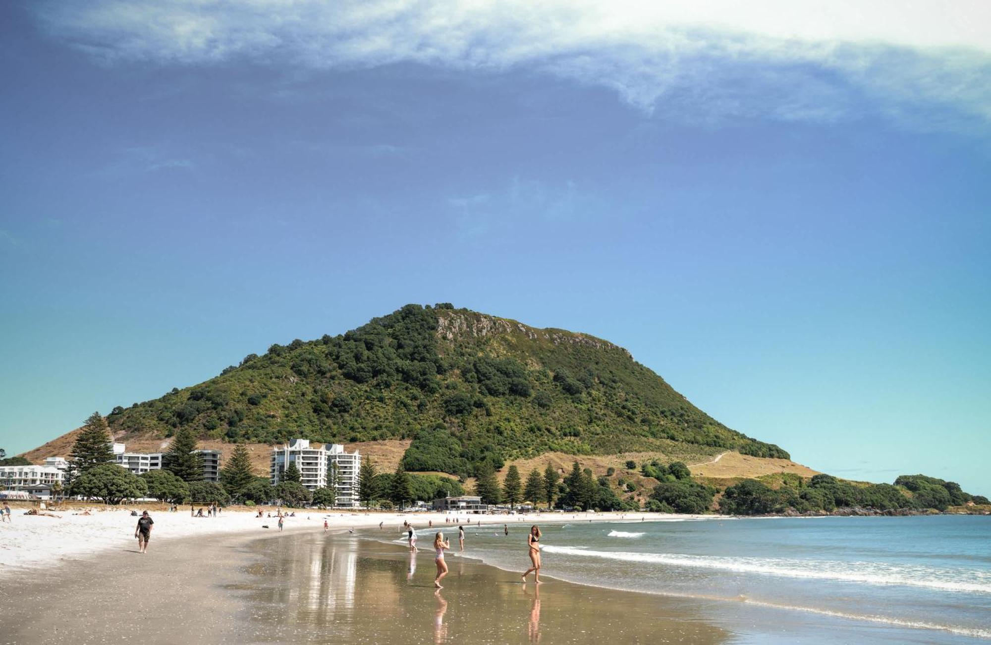A Strand Of Paradise, Oceanside Views & Pool Mount Maunganui Exterior photo